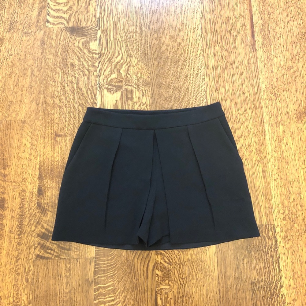 Club Monaco Skort
